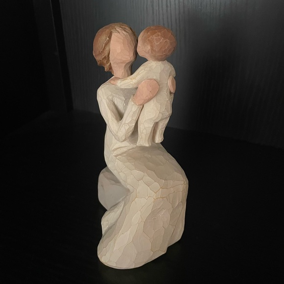 Grandmother Willow Tree Figurine - Picture 5 of 11